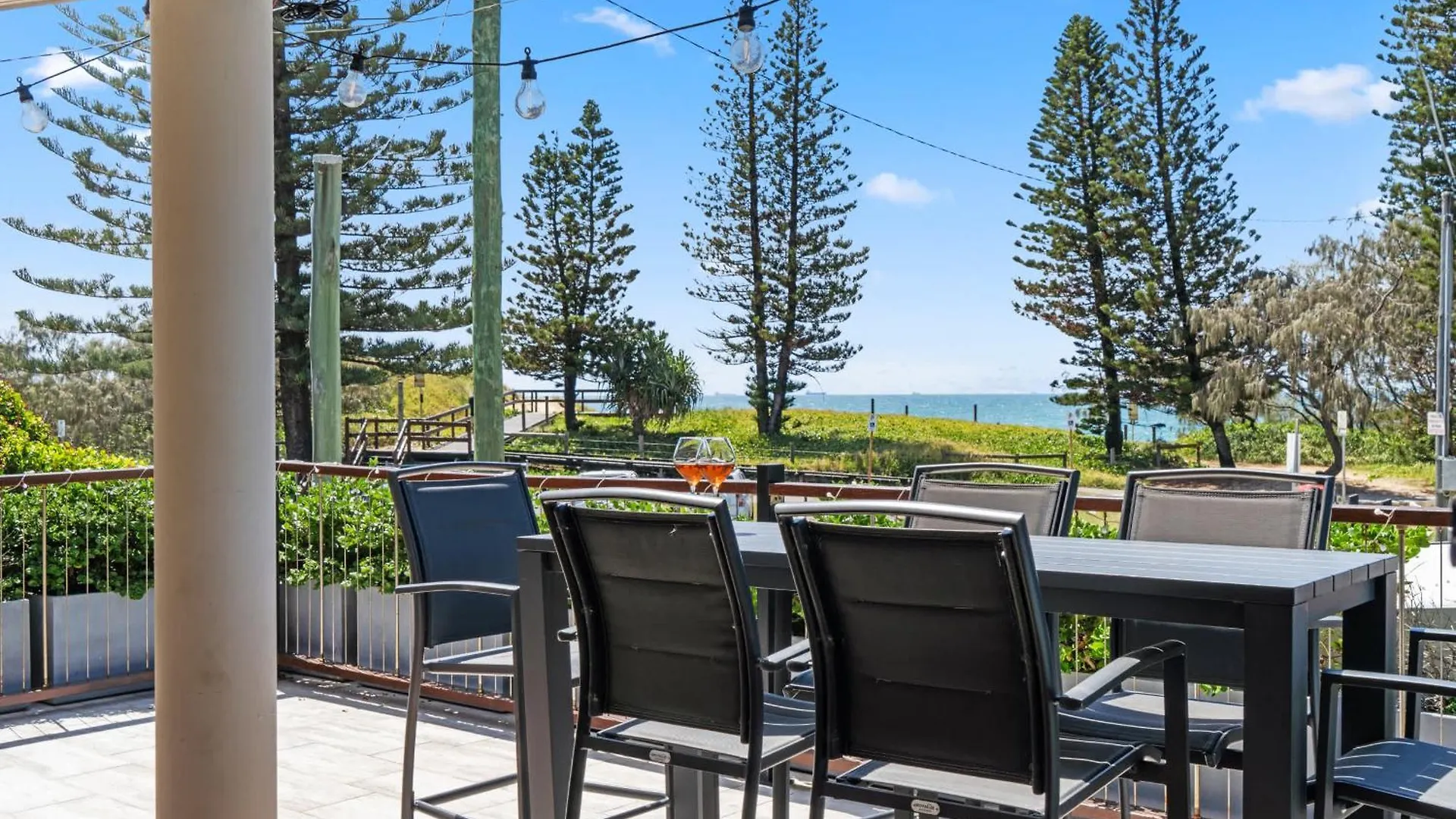 Beachfront With Pool Ocean Views And Pet Friendly Buddina