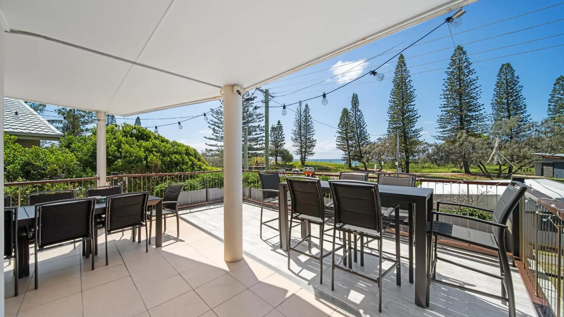 Beachfront With Pool Ocean Views And Pet Friendly Buddina 0*,