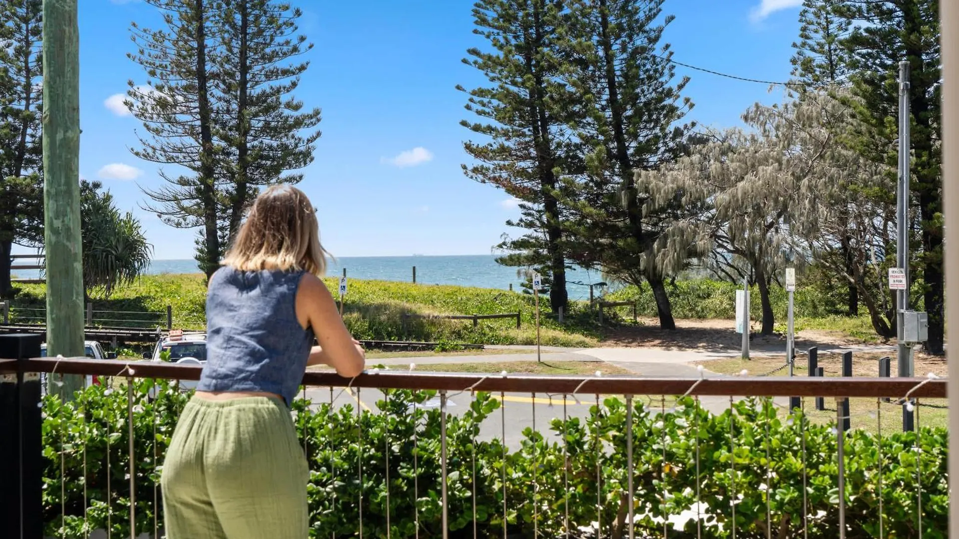 Beachfront With Pool Ocean Views And Pet Friendly Buddina Australia
